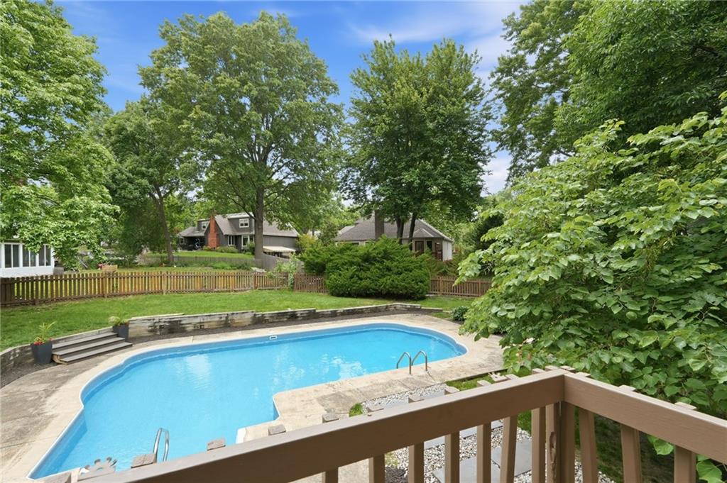 11809 Rosehill Road Overland Park, KS 66210 - Photo 30 of 38