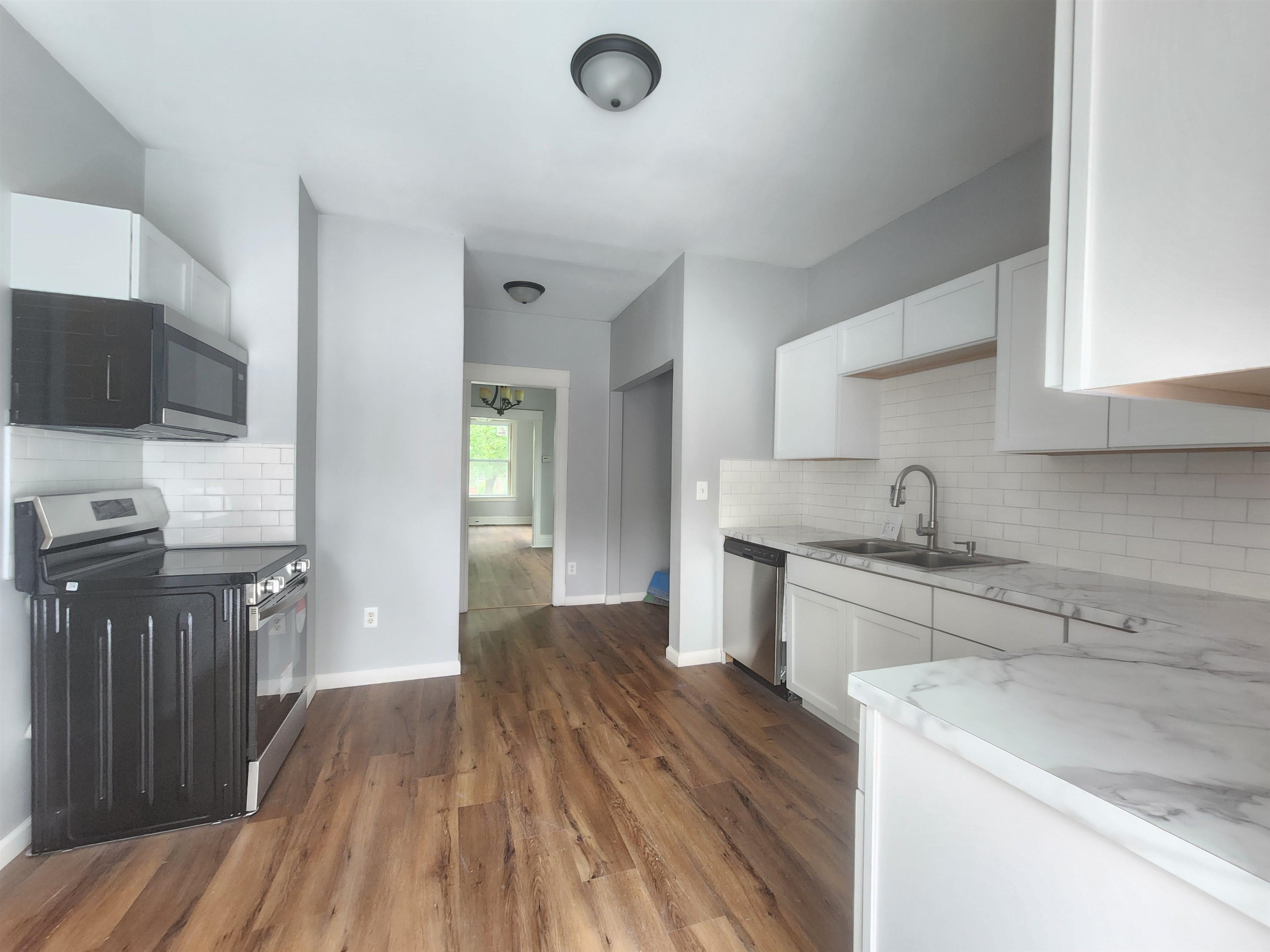 409 North Hampton Street Bay City, MI 48708 - Photo 7 of 37 Gallery Image 7