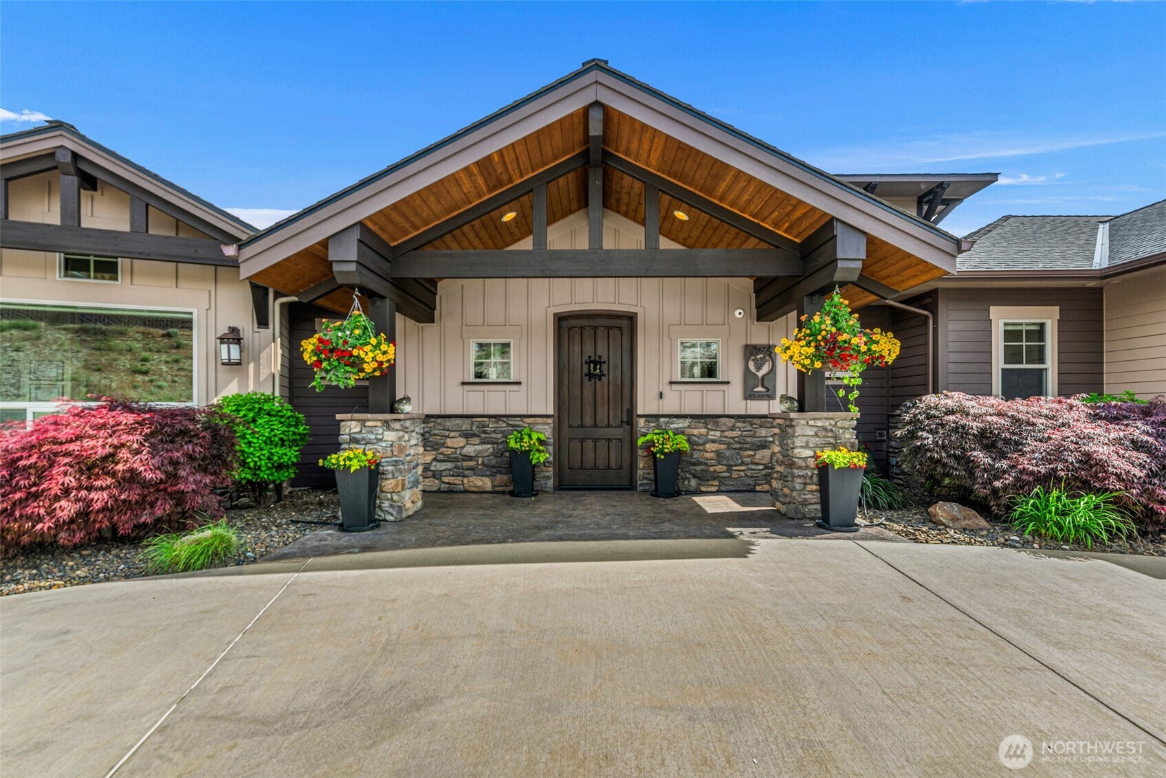 136 Waterview Drive Chelan, WA 98816 - Photo 3 of 40