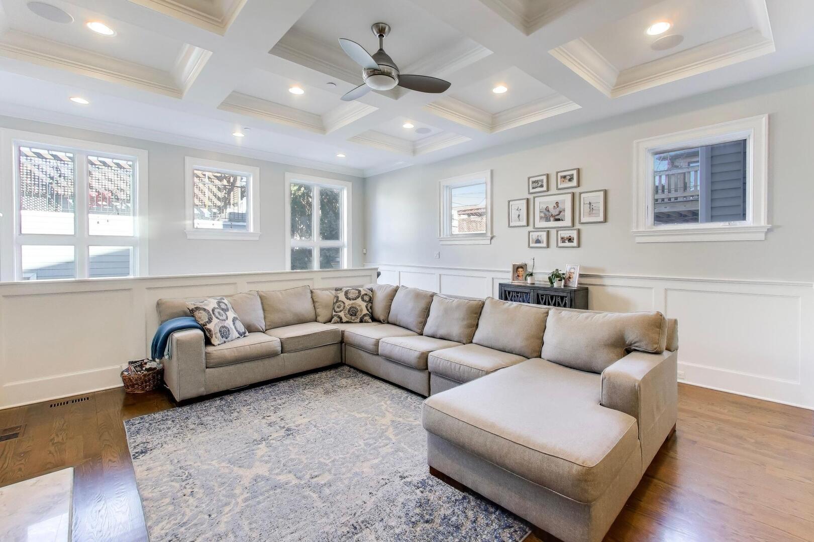 1428 West George Street Chicago, IL 60657 - Photo 14 of 66 a living room with furniture and a large window