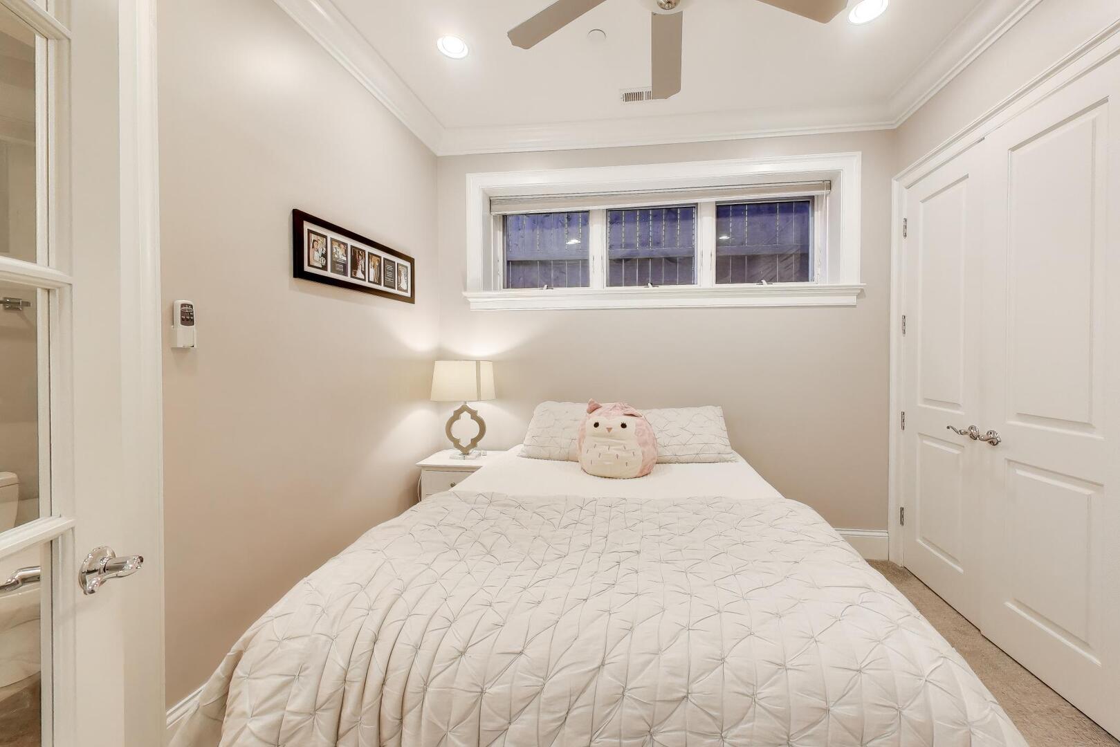 1428 West George Street Chicago, IL 60657 - Photo 52 of 75 a bedroom with a bed and a window