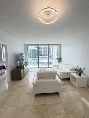 $3,300 | 1050 Brickell Avenue, Unit 1904, Miami, FL 33131