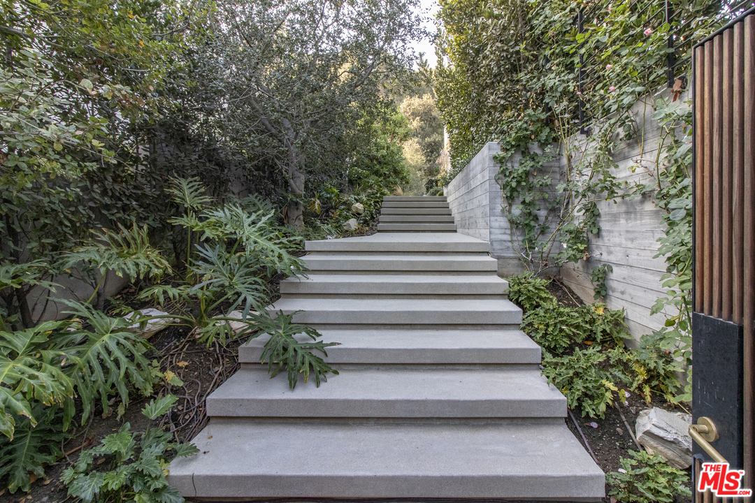 535 East Channel Road Santa Monica, CA 90402 - Photo 9 of 41 a view of garden with pathway