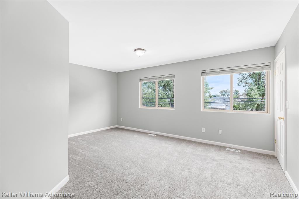 8040 Stephens Warren, MI 48089 - Photo 20 of 26 Gallery Image 20