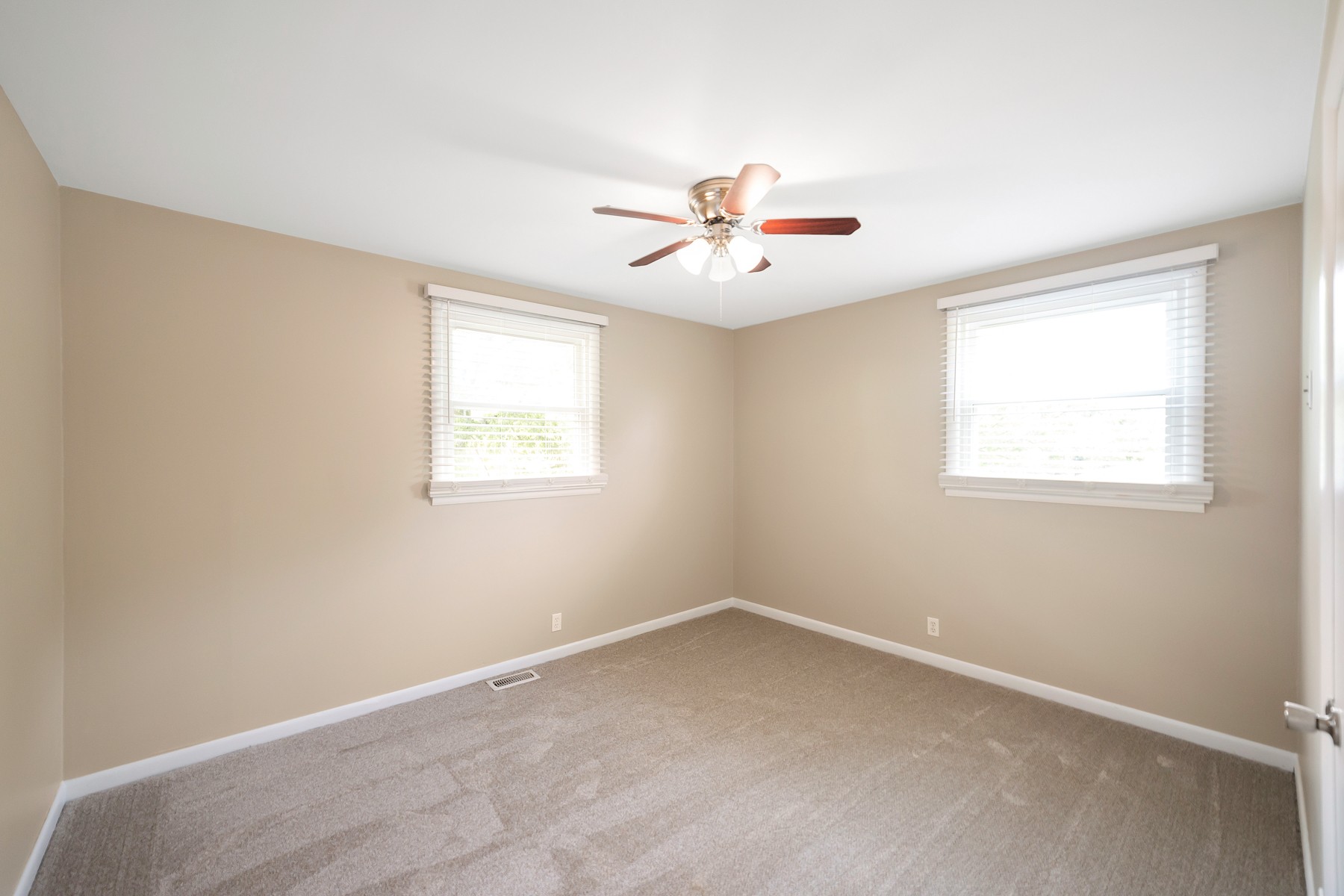 7880 Saundersville Road Mount Juliet, TN 37122 - Photo 11 of 24 a view of an empty room with a window