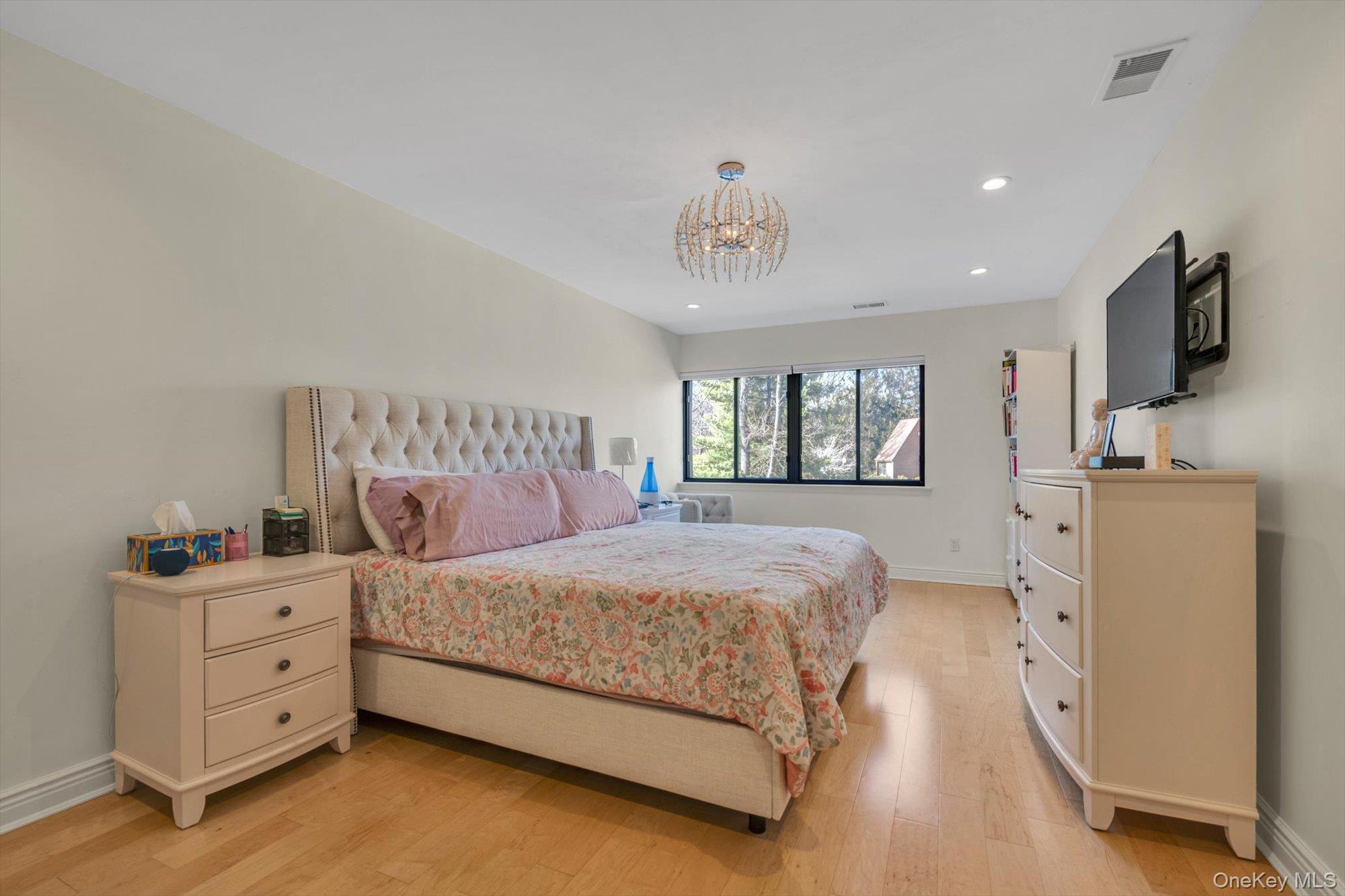 5 Fox Ridge Roslyn, NY 11576 - Photo 8 of 16