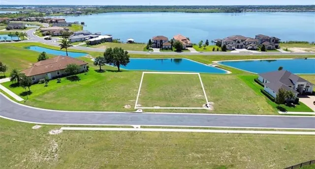 a view of a tennis court