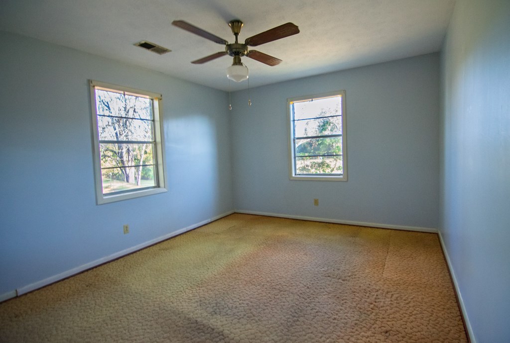 30 North G Street Hamilton, GA 31811 - Photo 14 of 35 a view of an empty room with a window