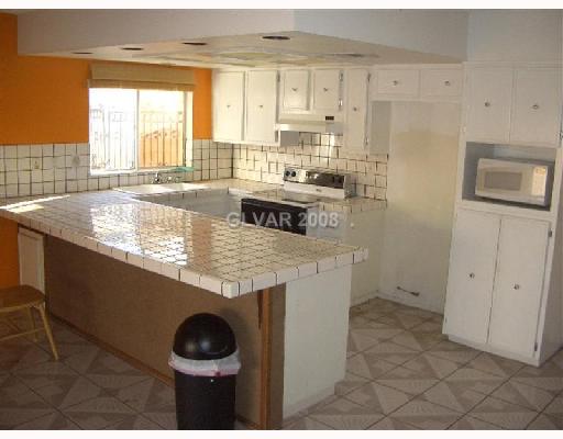 721 Greenway Road Henderson, NV 89002 - Photo 2 of 12 Kitchen.