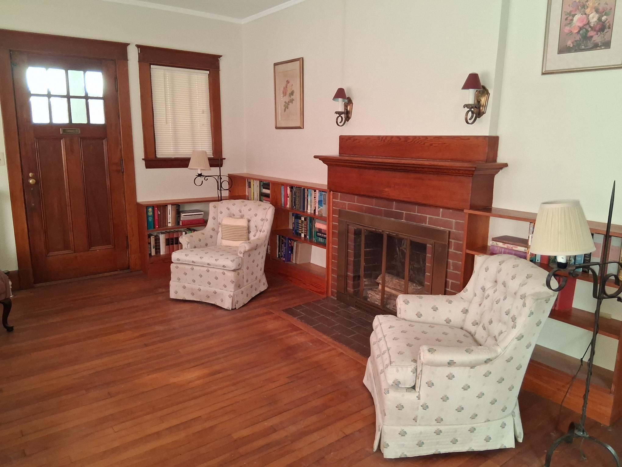 17 Burleigh Street Waterville, ME 04901 - Photo 12 of 44 Living Room