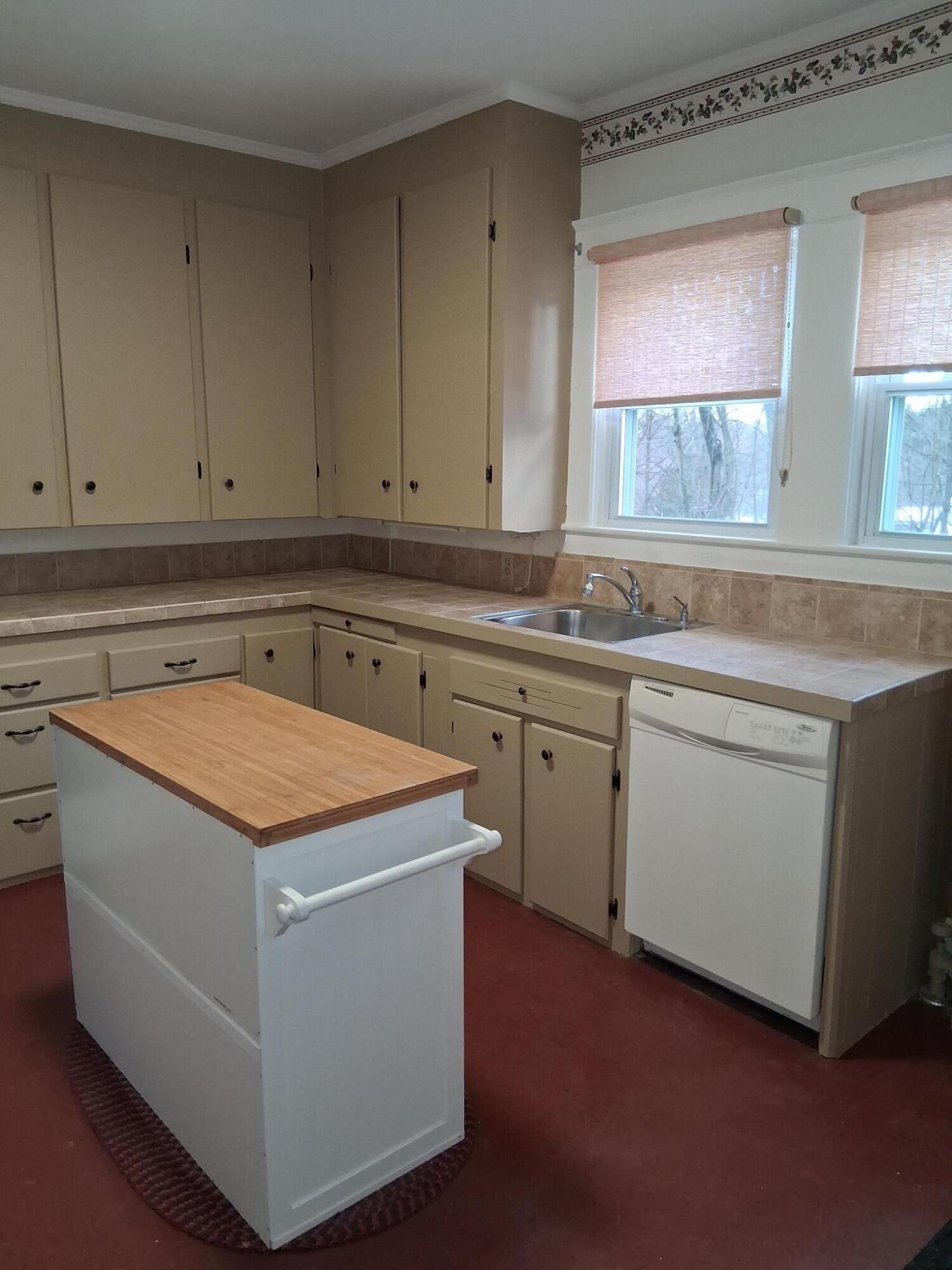 17 Burleigh Street Waterville, ME 04901 - Photo 2 of 44 Kitchen