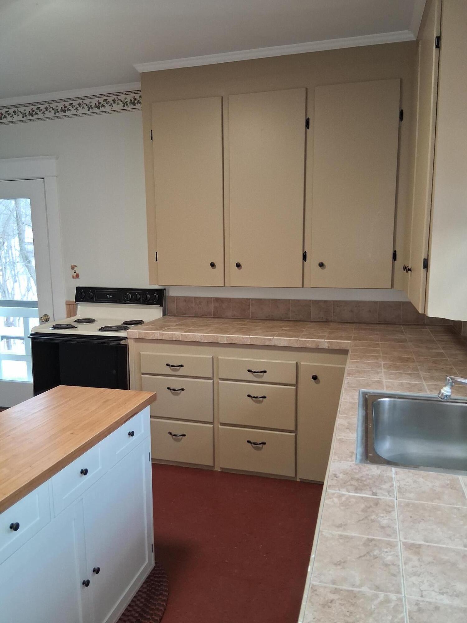 17 Burleigh Street Waterville, ME 04901 - Photo 3 of 44 Kitchen