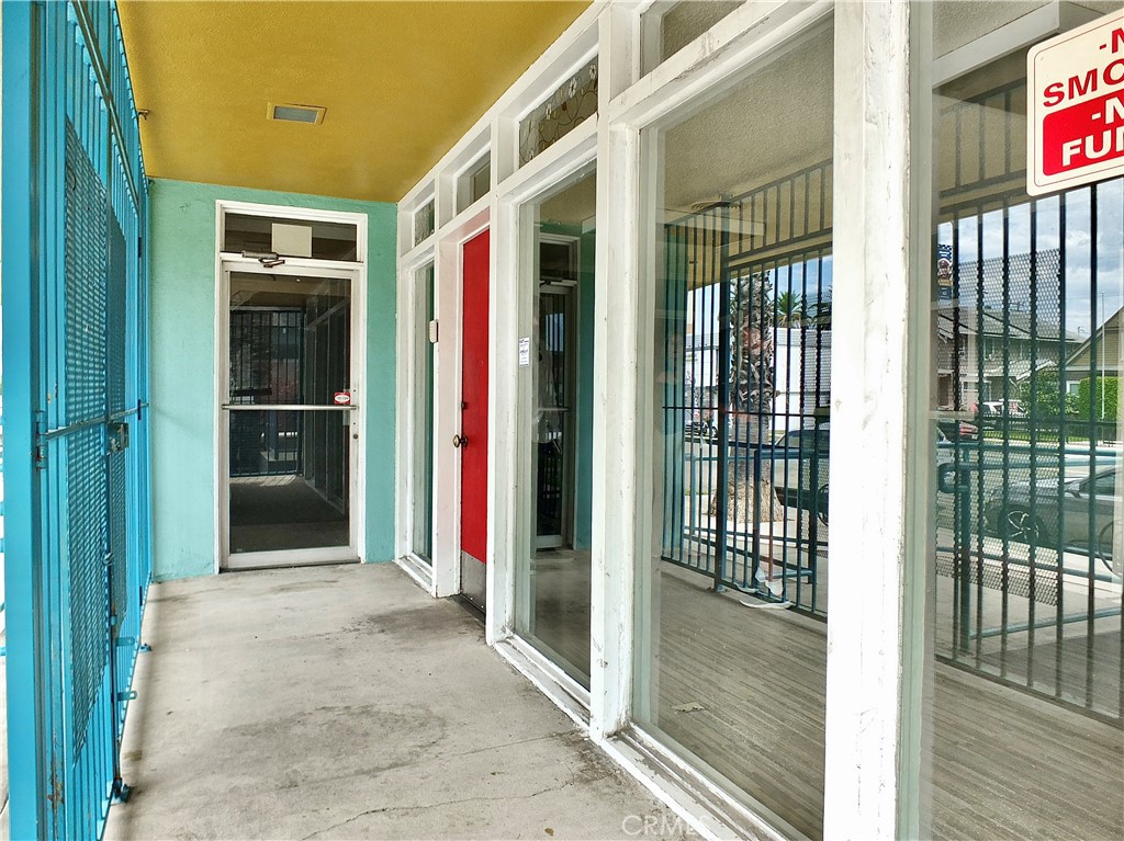 830 Atlantic Avenue Long Beach, CA 90813 - Photo 15 of 75 a view of a porch