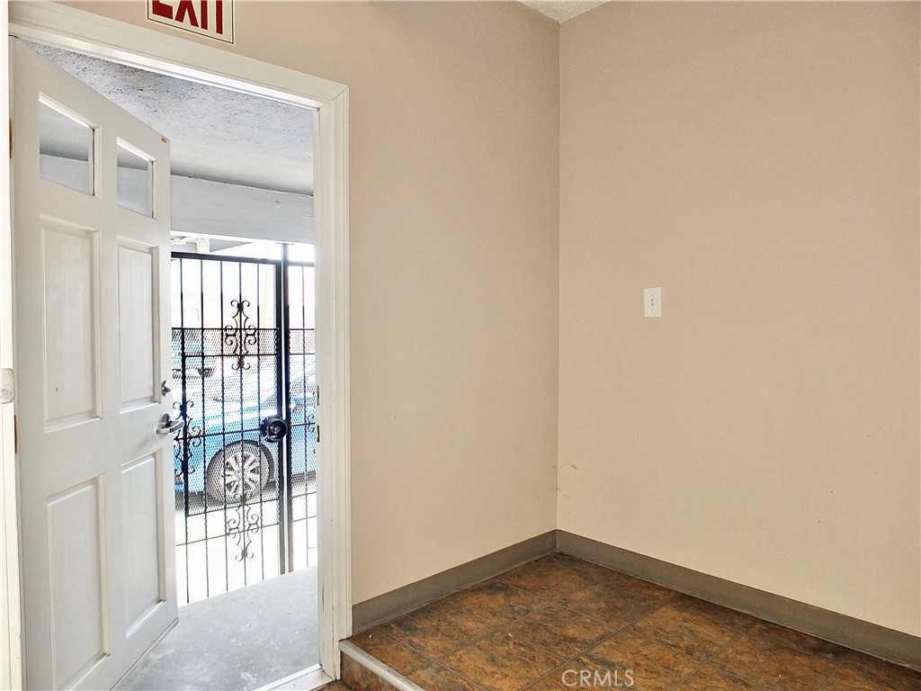 830 Atlantic Avenue Long Beach, CA 90813 - Photo 56 of 75 a view of an empty room