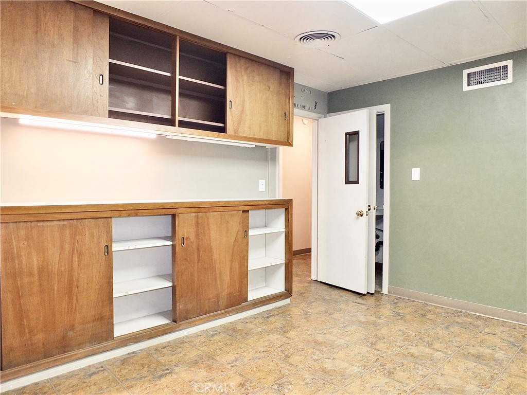 830 Atlantic Avenue Long Beach, CA 90813 - Photo 67 of 75 a view of an empty room