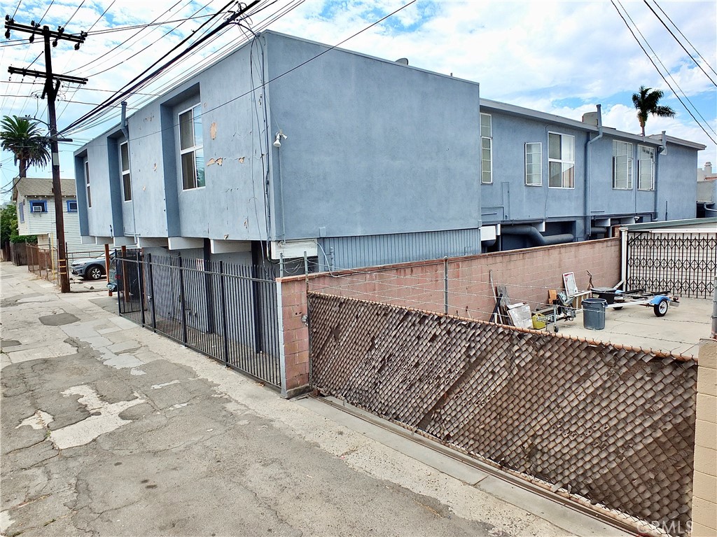 830 Atlantic Avenue Long Beach, CA 90813 - Photo 9 of 75 a view of a back yard of the house