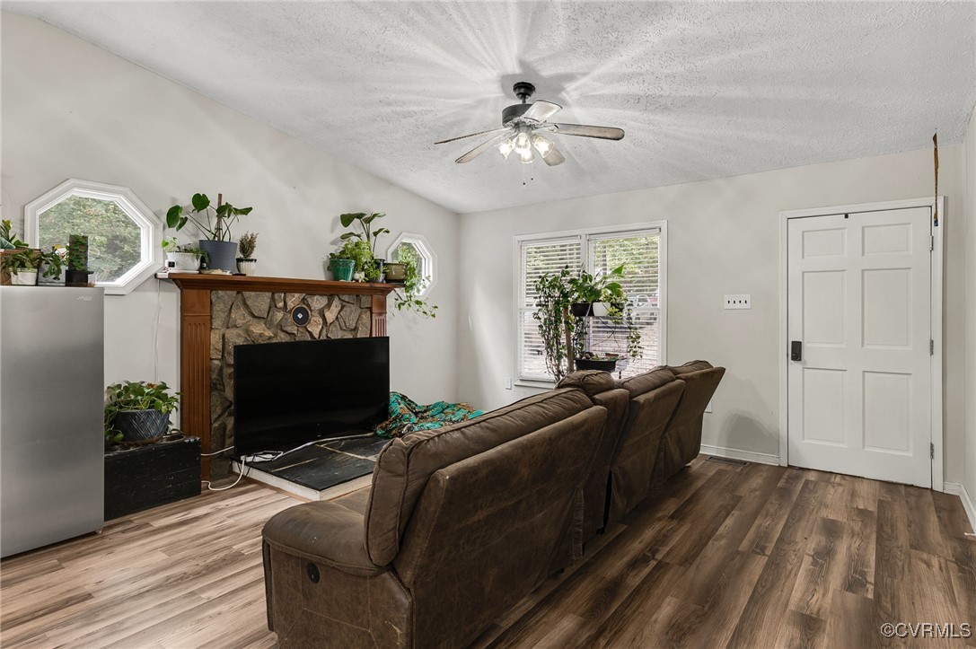 6705 Clark Road Powhatan, VA 23139 - Photo 8 of 19 Gallery Image 8
