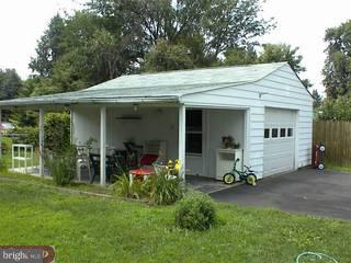 724 Rosa Avenue Croydon, PA 19021 - Photo 3 of 6 Gallery Image 3