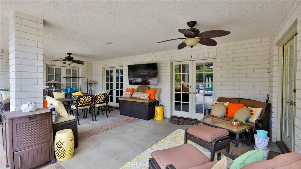 12698 La Solana Drive Redlands, CA 92373 - Photo 44 of 65 a living room filled with furniture