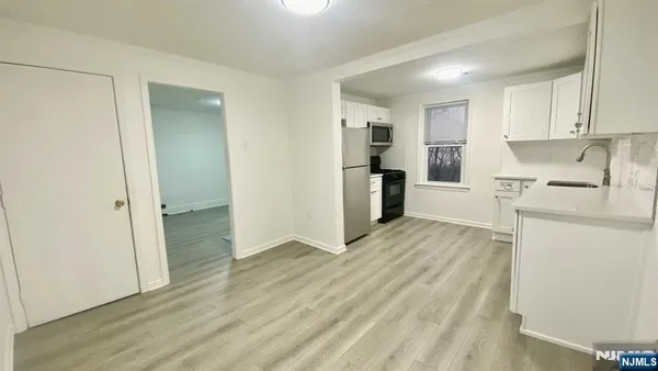 $2,000 | 250 Chase Avenue, Unit 2, Lyndhurst, NJ 07071