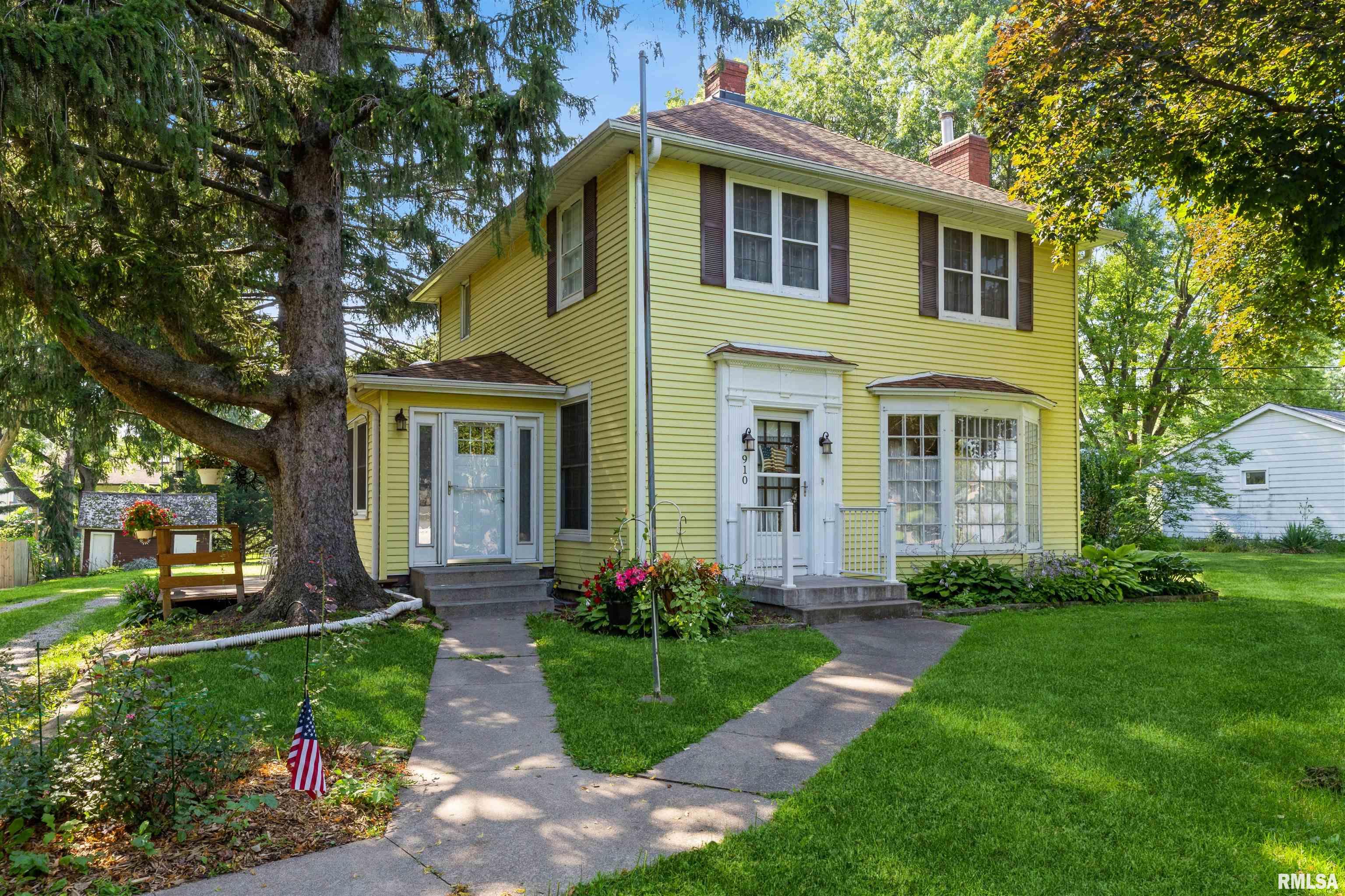 910 North 11th Street Clinton, IA 52732 - Photo 2 of 33 Gallery Image 2