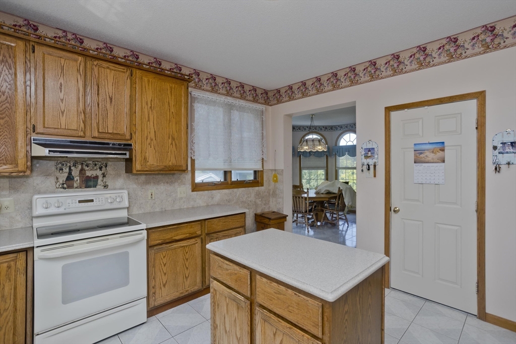 245 Monson Road Wilbraham, MA 01095 - Photo 9 of 40