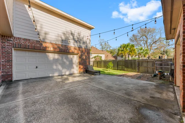 $650,000 | 2207 Spring Lake Park Lane, Spring, TX 77386