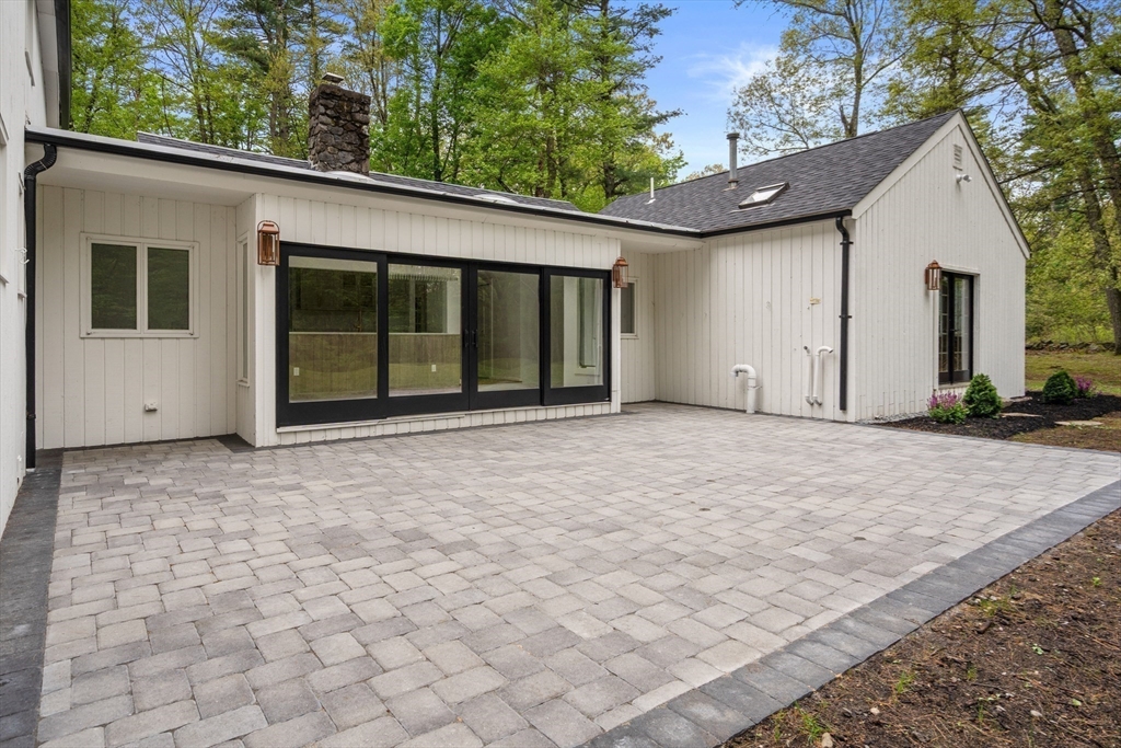 82 Maynard Road Sudbury, MA 01776 - Photo 5 of 42
