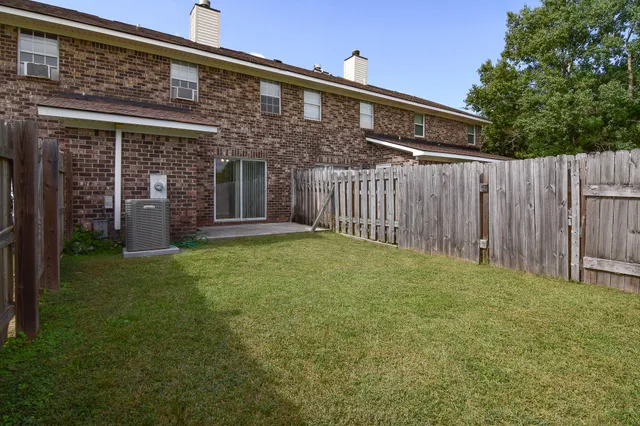 $1,500 | 105 Sandlewood Drive, Summerville, SC 29483