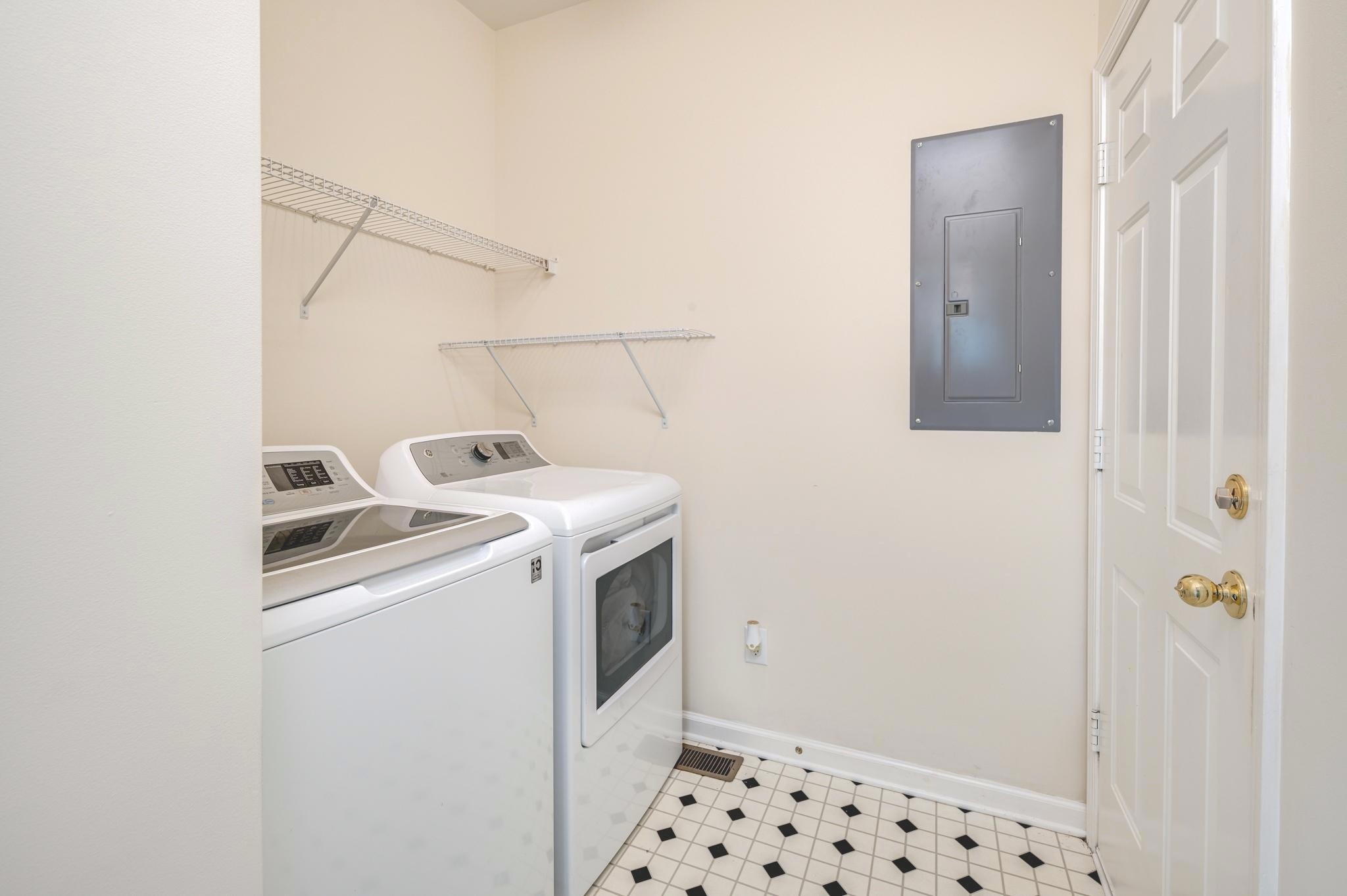 2901 Buckner Lane Spring Hill, TN 37174 - Photo 15 of 28 a utility room with dryer and washer