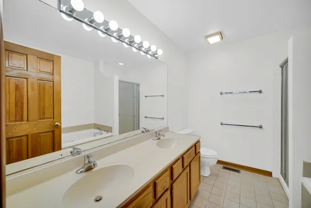 $3,300 | 4782 Amber Circle, Hoffman Estates, IL 60192