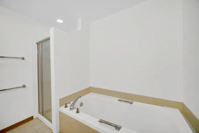 $3,300 | 4782 Amber Circle, Hoffman Estates, IL 60192