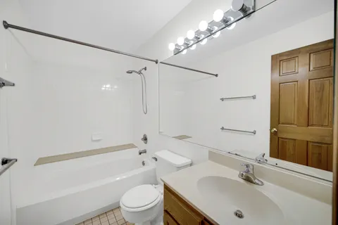 $3,300 | 4782 Amber Circle, Hoffman Estates, IL 60192