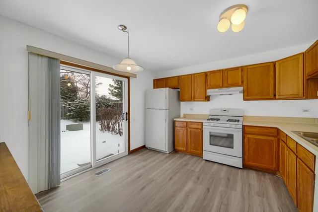 $3,300 | 4782 Amber Circle, Hoffman Estates, IL 60192