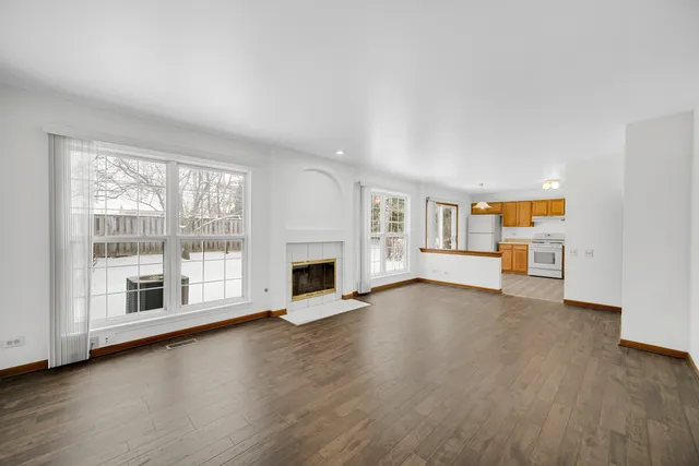 $3,300 | 4782 Amber Circle, Hoffman Estates, IL 60192