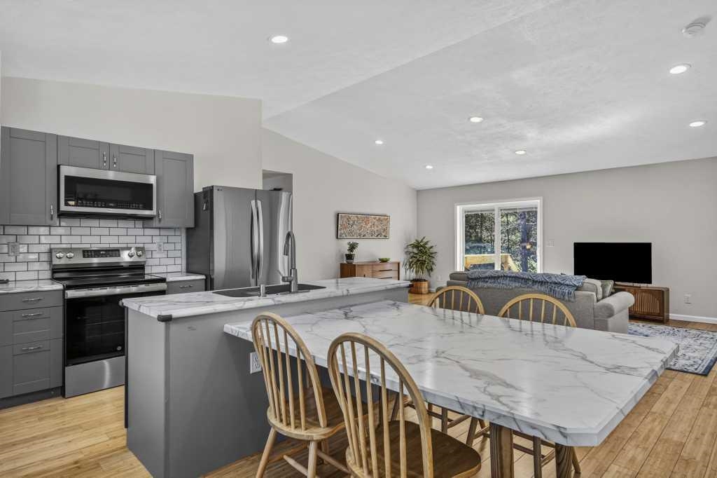 17679 Fewins Road Interlochen, MI 49643 - Photo 8 of 35 1945443-eb9a5aa4-712d-42f9-9bbd-536d63960a8d.JPG