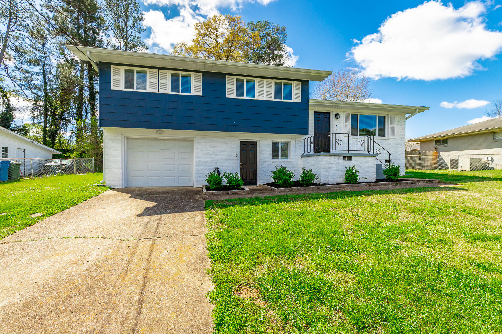 2410 Sunset Strip Street Hixson, TN 37343 - Photo 2 of 71 2410 Sunset Strip Street HD-58