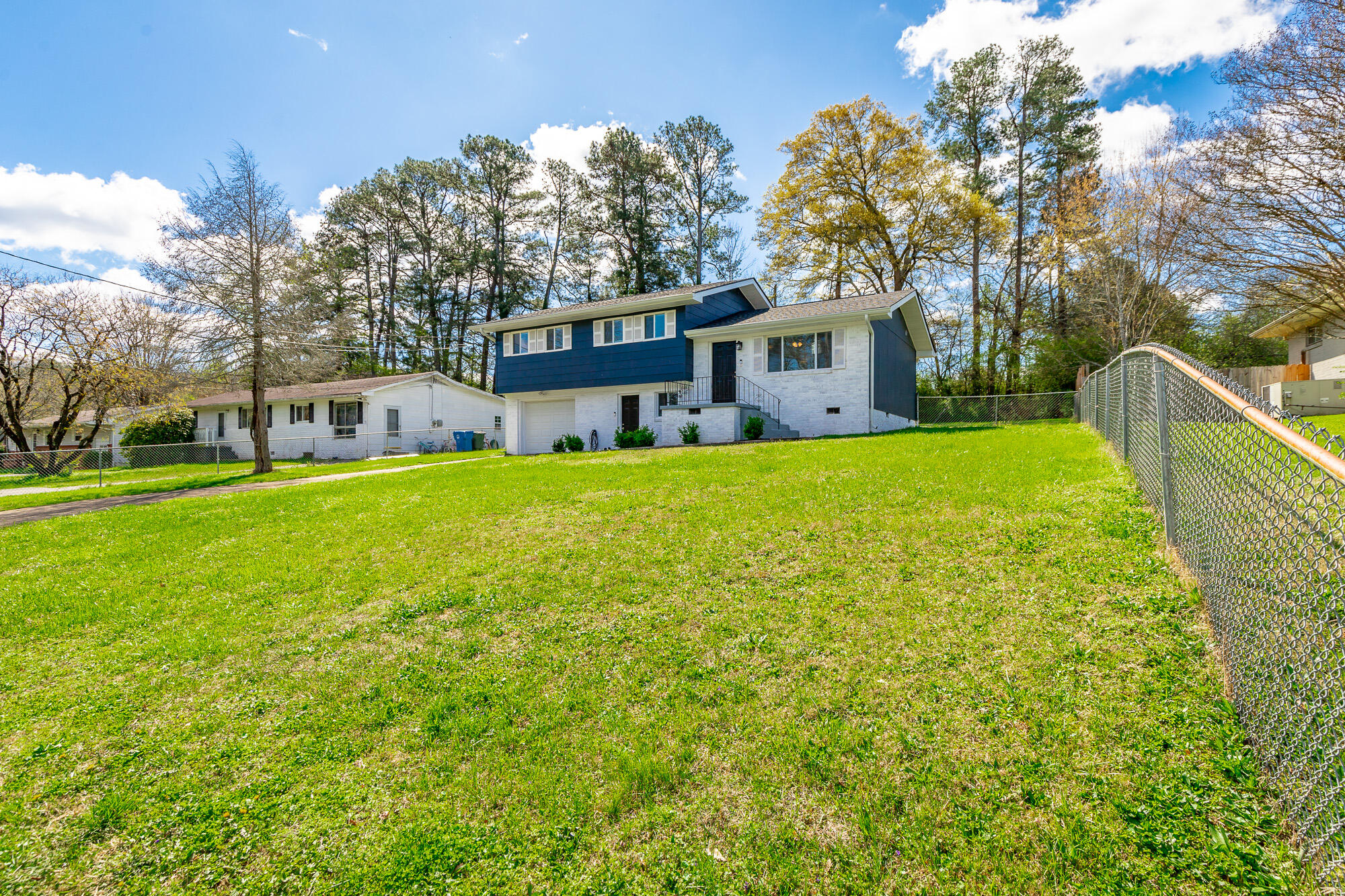 2410 Sunset Strip Street Hixson, TN 37343 - Photo 3 of 71 2410 Sunset Strip Street HD-50