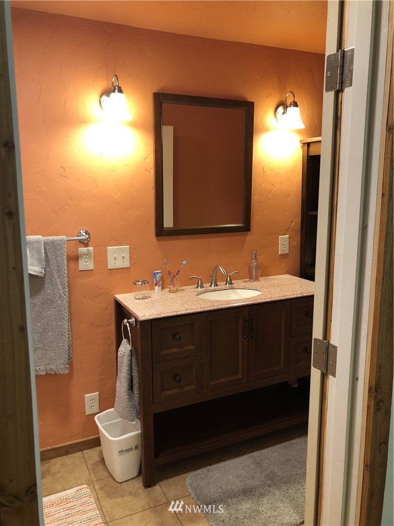 6010 193rd Avenue Southwest Rochester, WA 98579 - Photo 8 of 25