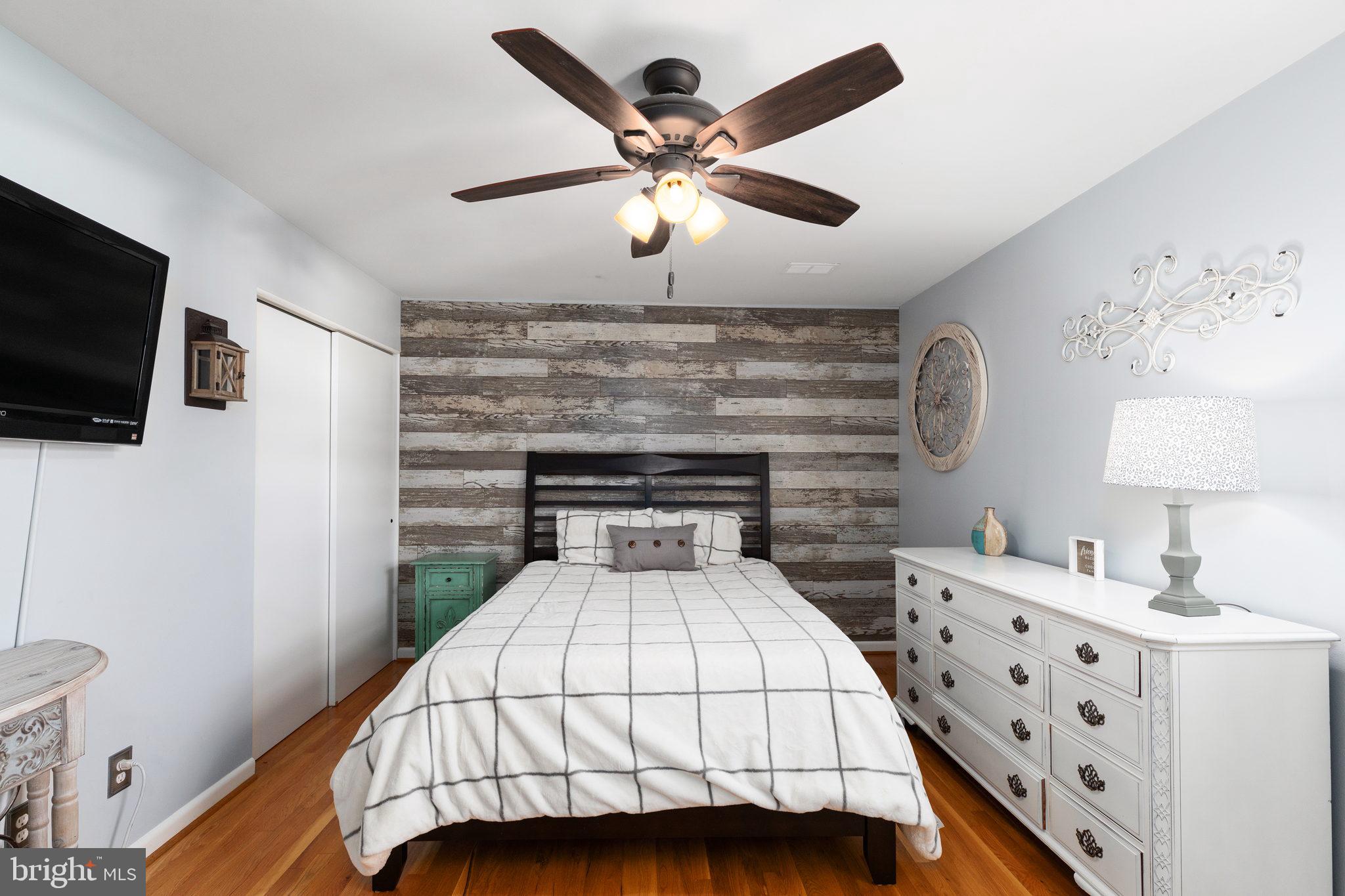 108 Ardoon Road Lutherville-Timonium, MD 21093 - Photo 13 of 36 Primary with Accent Wall
