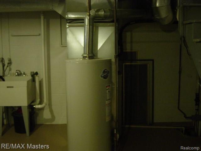 13190 Grafton Road Carleton, MI 48117 - Photo 17 of 25 DSC00823.JPG