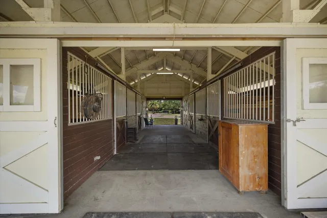 $1,550,000 | 19986 Black Falcon Road, Loxahatchee, FL 33470