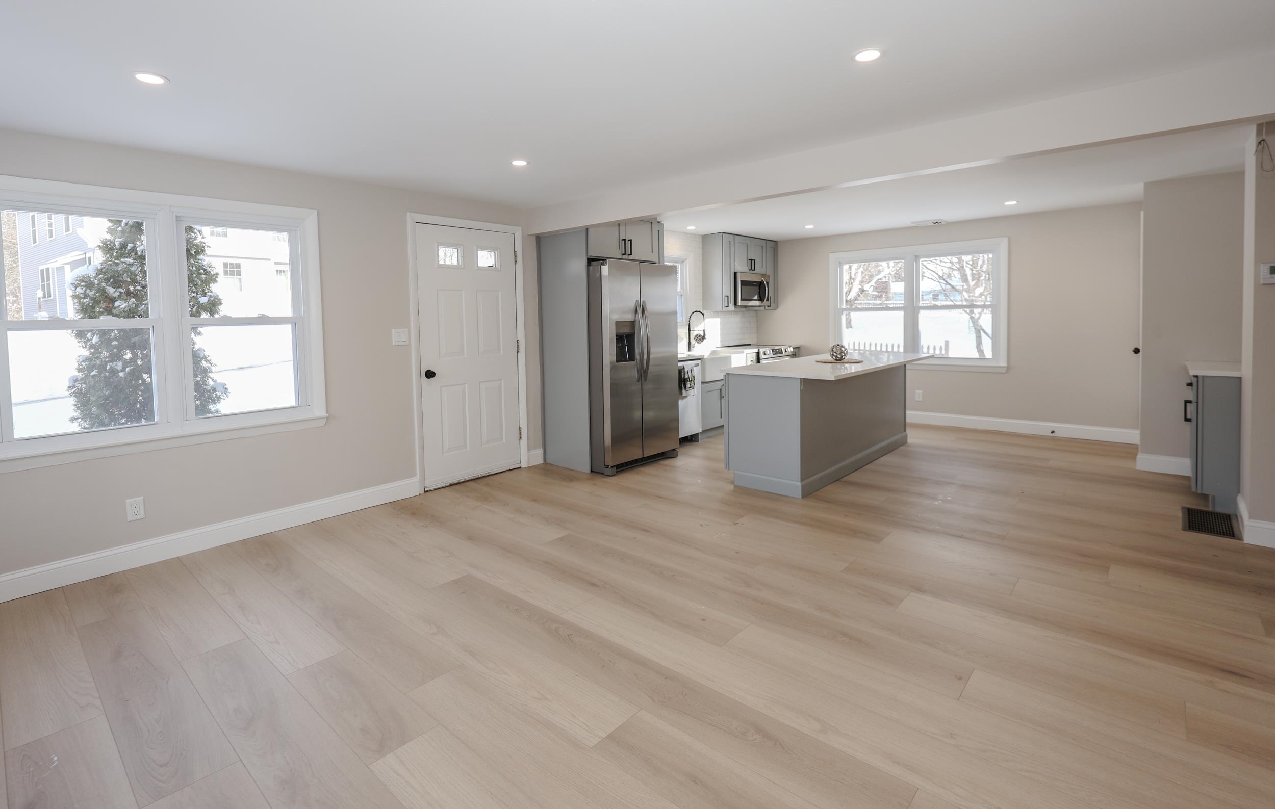 6 Mountain View Street Nashua, NH 03060 - Photo 14 of 42