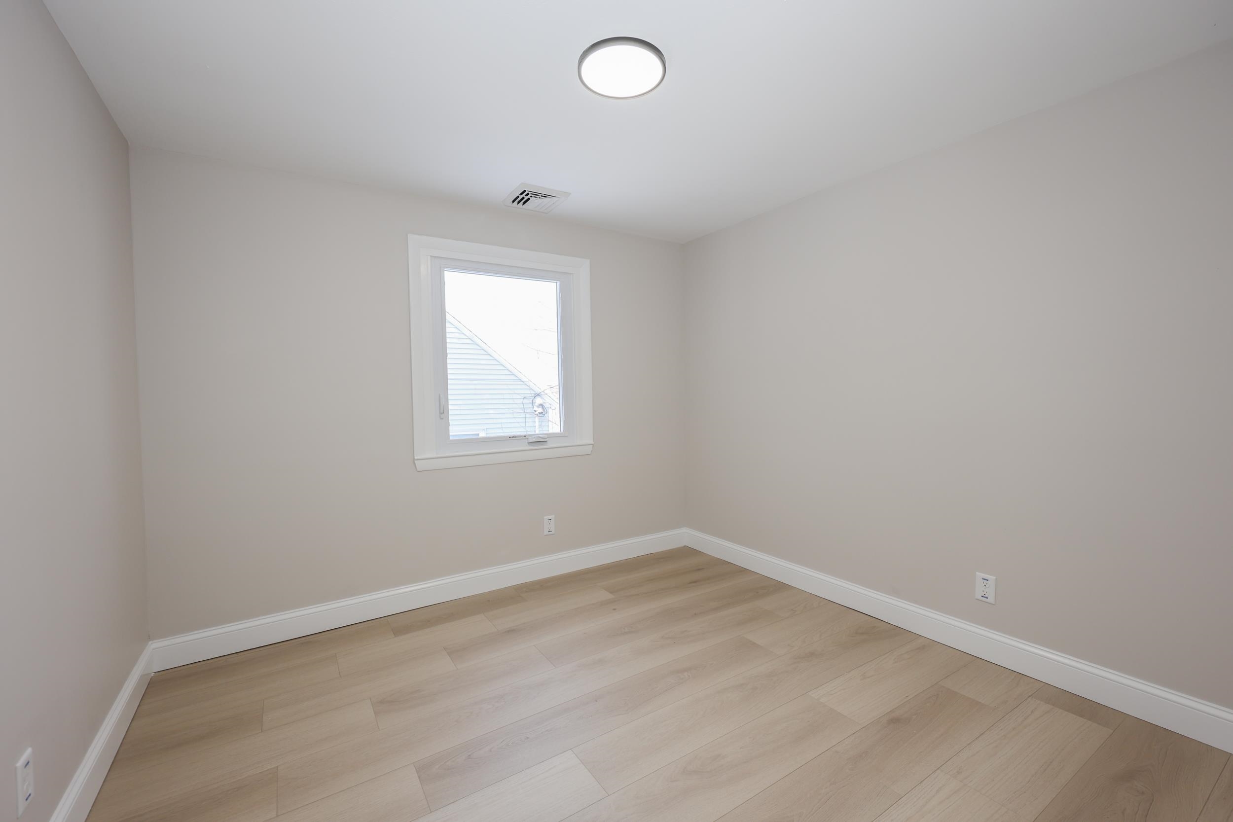 6 Mountain View Street Nashua, NH 03060 - Photo 18 of 42