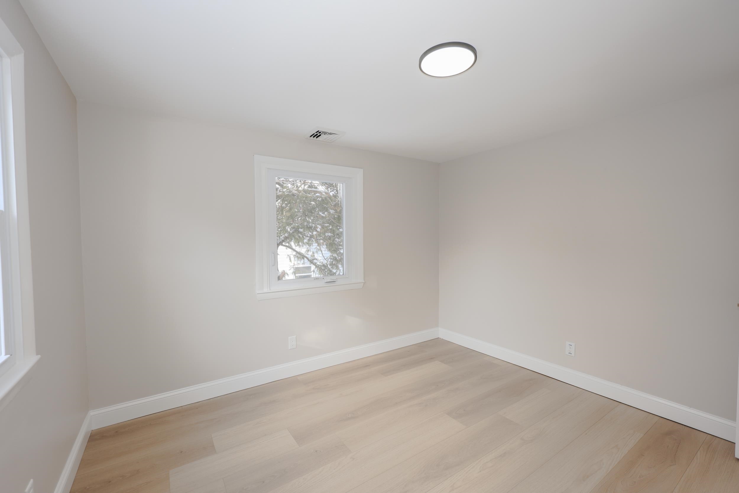 6 Mountain View Street Nashua, NH 03060 - Photo 23 of 42