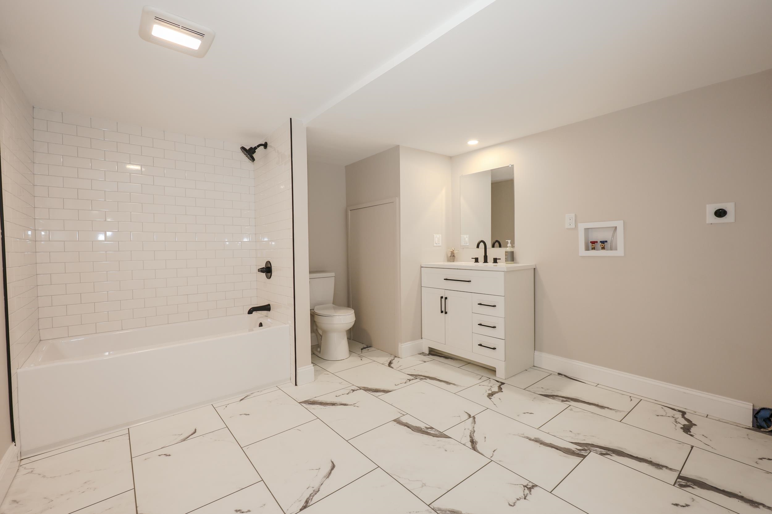 6 Mountain View Street Nashua, NH 03060 - Photo 3 of 42