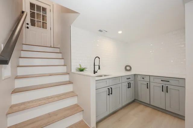 $599,900 | 6 Mountain View Street, Nashua, NH 03060