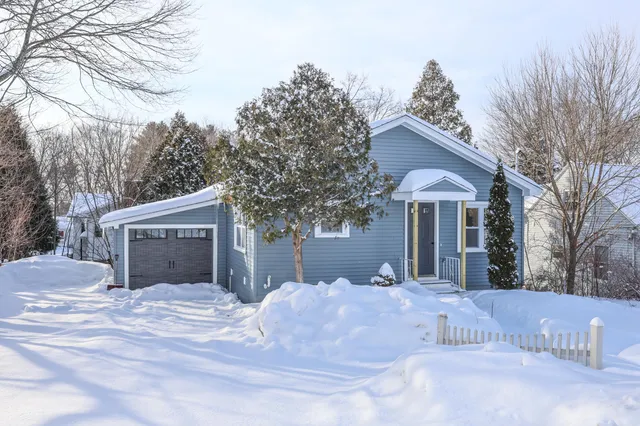 $599,900 | 6 Mountain View Street, Nashua, NH 03060