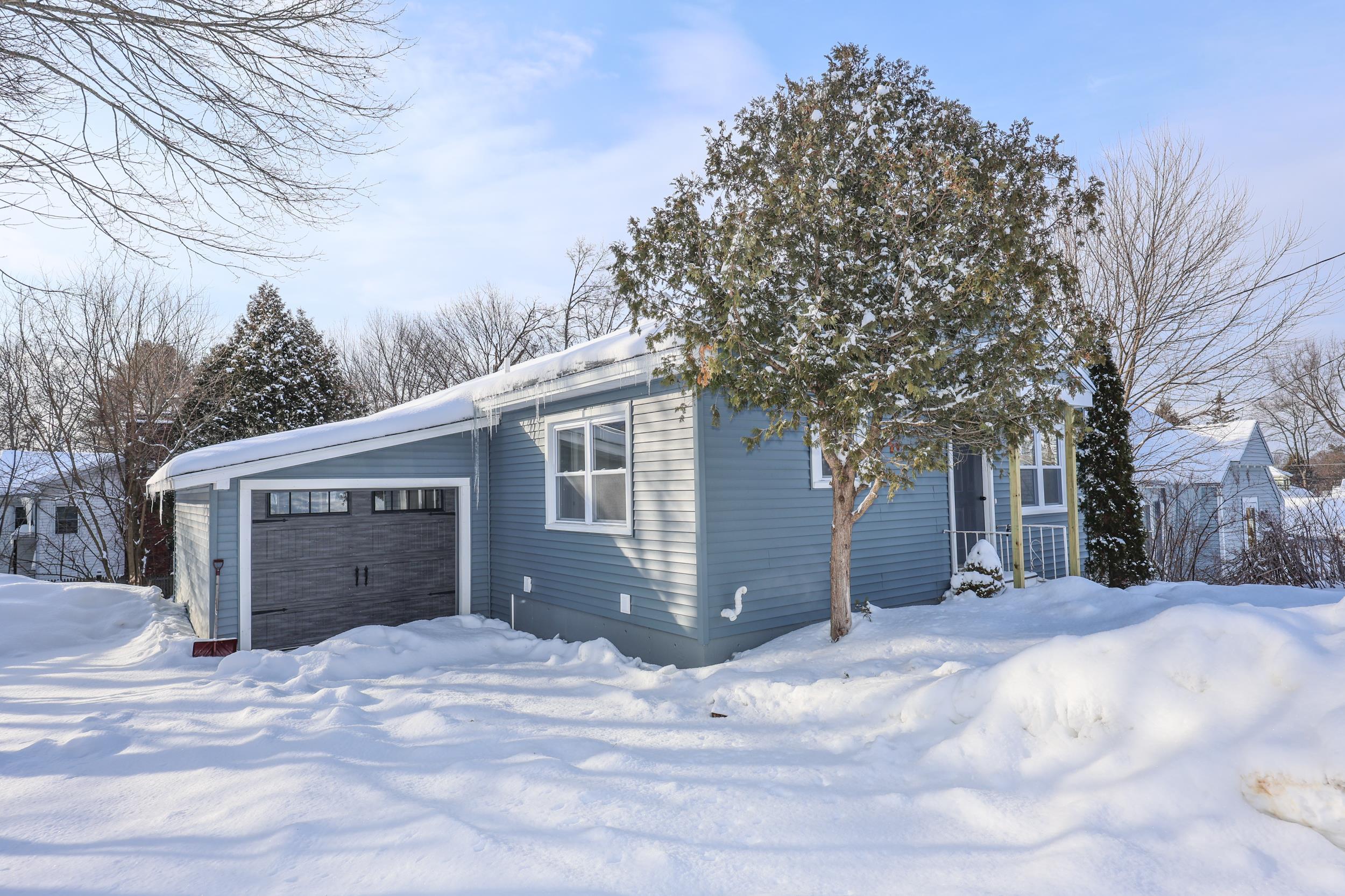 6 Mountain View Street Nashua, NH 03060 - Photo 40 of 42