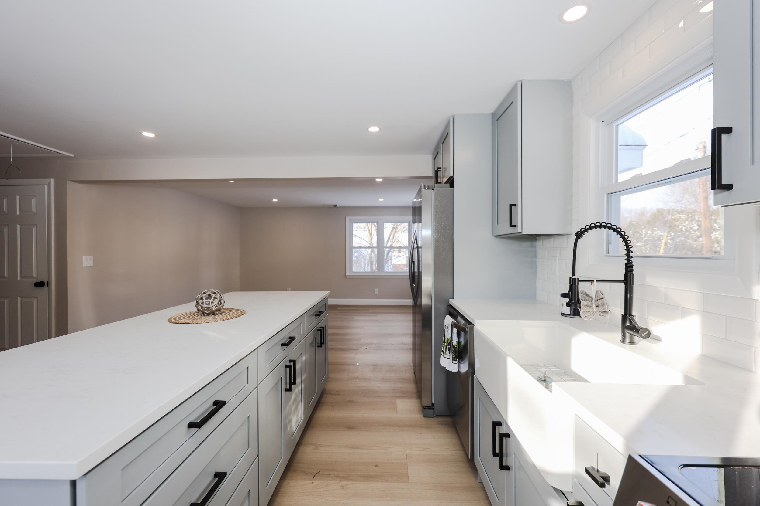 6 Mountain View Street Nashua, NH 03060 - Photo 10 of 42